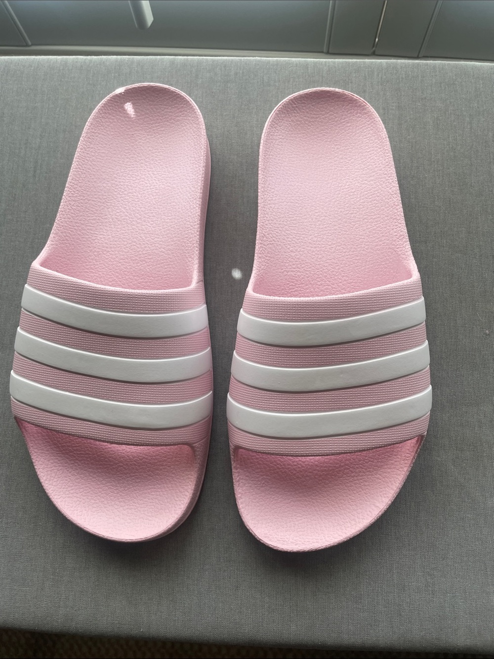 adidas Kid’s Pink Slide Sandals with White Stripes Size 6 Kids